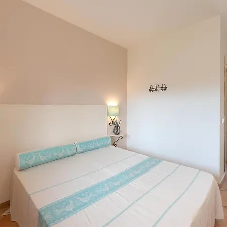 Relaxing Baia Dei Mirti B4-1 Bedroom Sleeps 4 Persons * Vignola Mare
