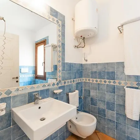 Relaxing Baia Dei Mirti B4-1 Bedroom Sleeps 4 Persons *